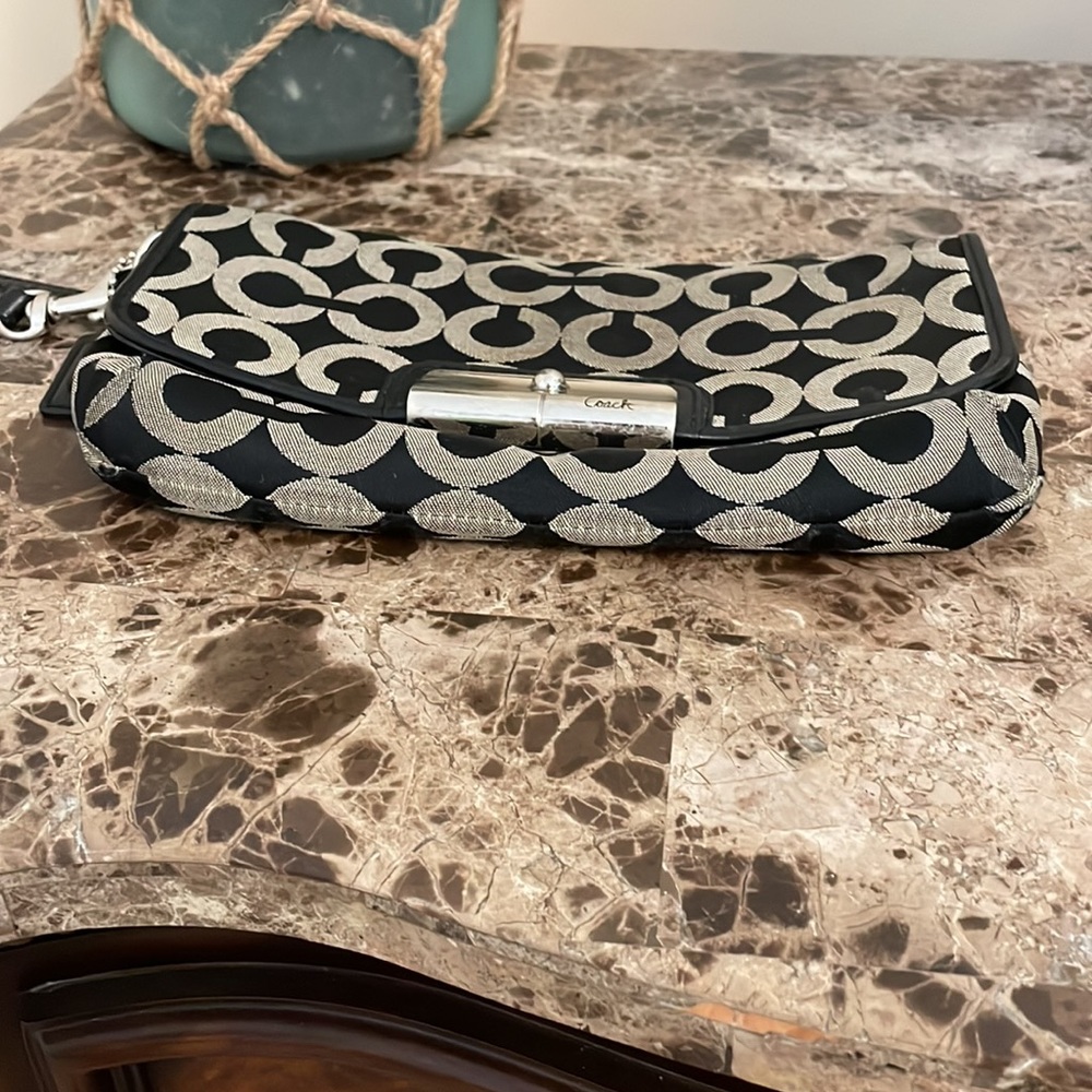 Large Coach wristlet - Picture 10 of 11